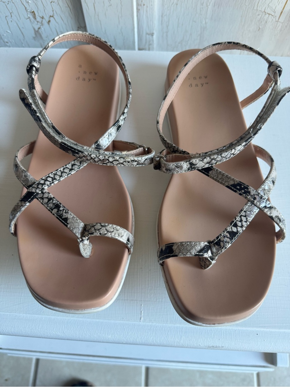 A New Day Snakeskin White Gray Black Strappy Slingback Sandals womens size 8.5